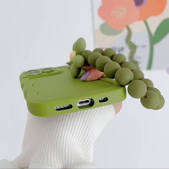 Matte Green Phone Case with Chain iPhone 13 Pro Max NEW - Picture 3 of 4